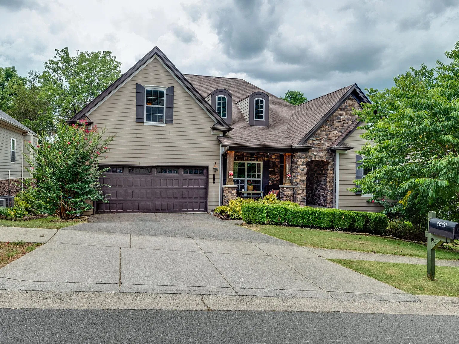 4640 Sawmill Pl — Photo 2