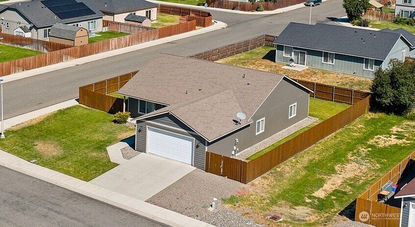 1st image of 101 E Kristen Avenue