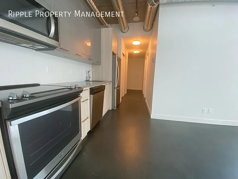 624 8th Ave SE #402 — Photo 4