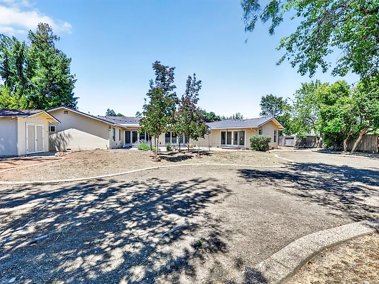 2628 Superior Dr — Photo 55