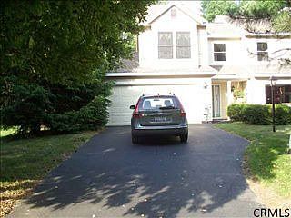 1st image of 11 Stoney Creek Dr