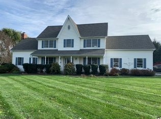 116 Stone Xing, Stewartsville, NJ 08886