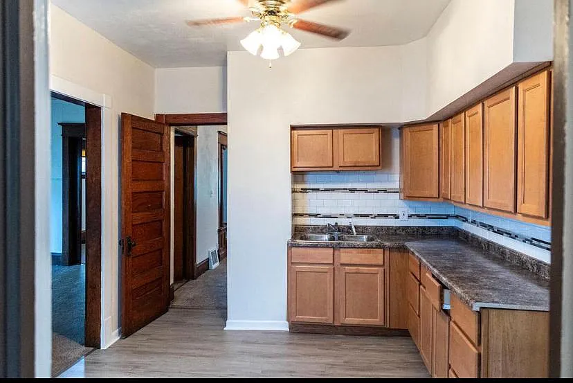 3800 W Walnut St — Photo 3