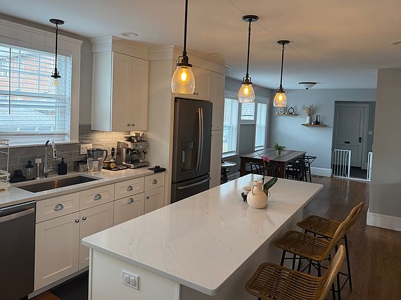 3rd image of 11 Lincoln St #1