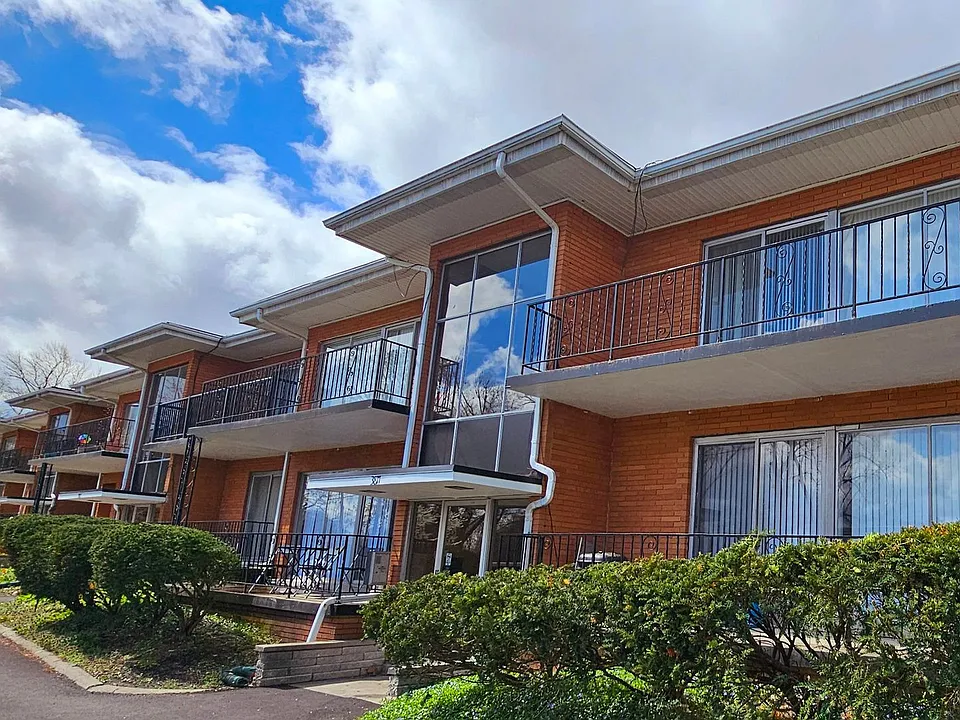 Spacious 2 bedroom 2 bath apartments in Harrison Township!