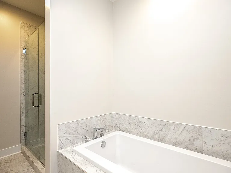 4640 Broadwick St — Photo 13