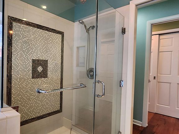 5th image of 417 William Avenue