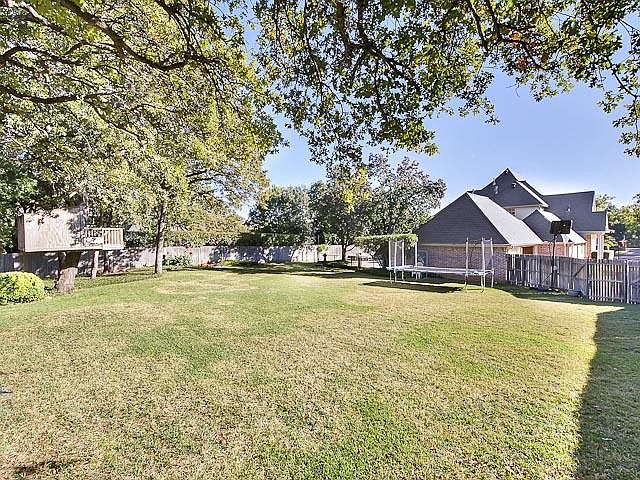 2nd image of 5108 Overhill Dr