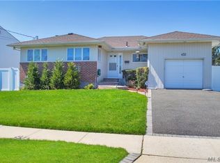 452 Bunker Dr, Oceanside, NY