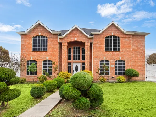 808 Sabona Dr, Desoto, TX 75115