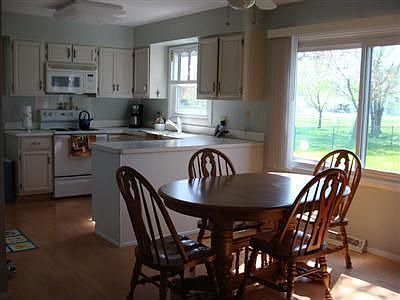 2nd image of 4024 Tennyson Ln