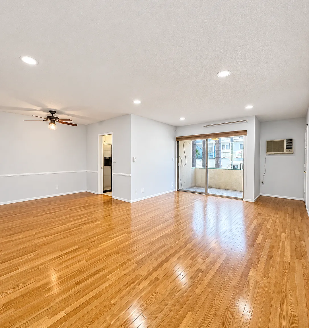 2 bed, 1027 sqft, $2,895 — Photo 2