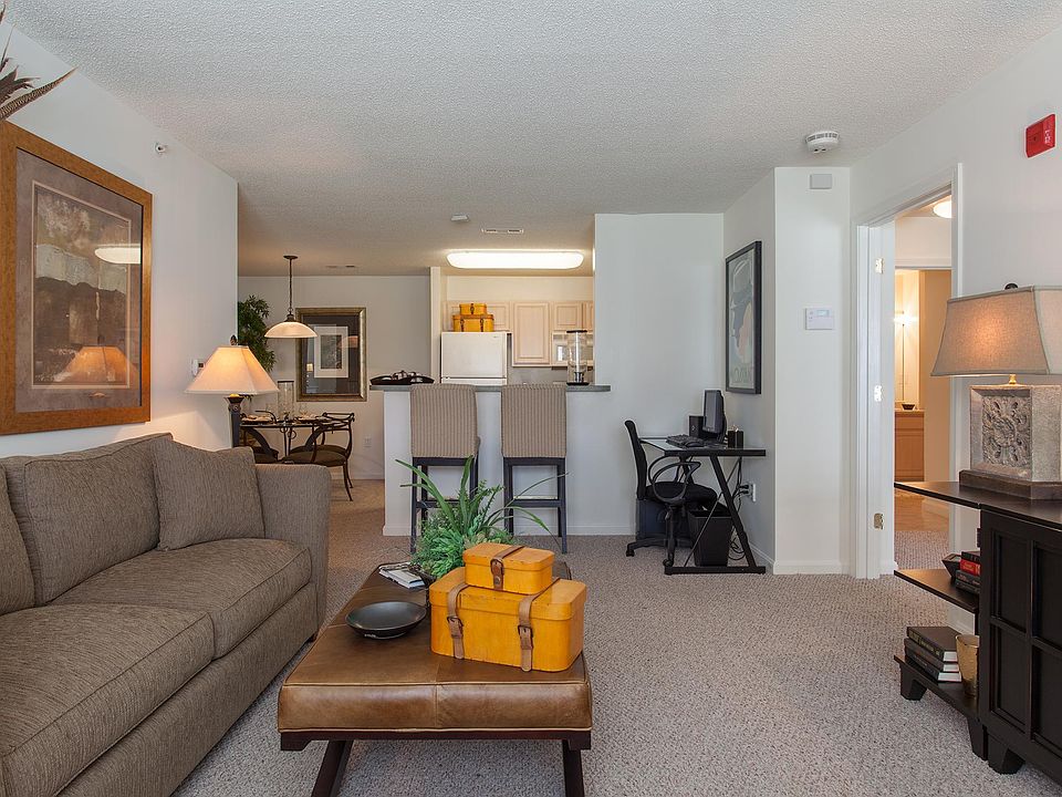 347 Chestnut Farm Way Raynham, MA, 02767 Apartments for Rent Zillow