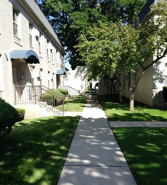 Hidden Pines Apartments