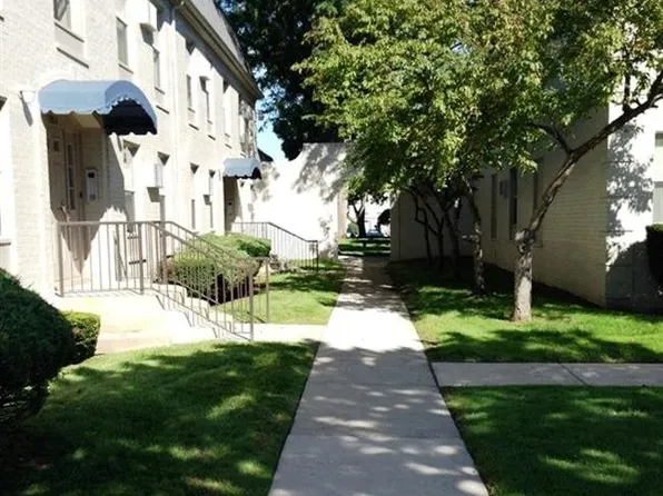 Hidden Pines Apartments, 19800 Telegraph Rd #353d21f34, Detroit, MI 48219