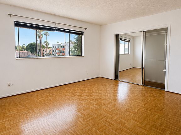 4th image of 1344 N Martel Ave Unit 306