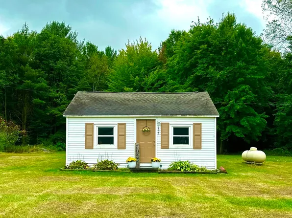 2705 W Burt Rd, Montrose, MI 48457
