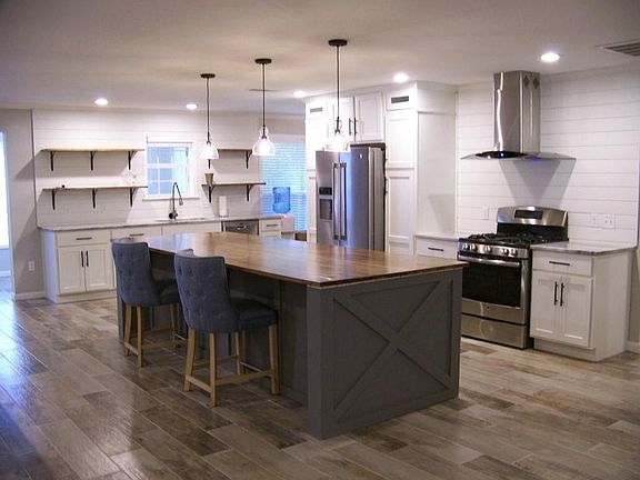 4th image of 150 Dogwood Dr