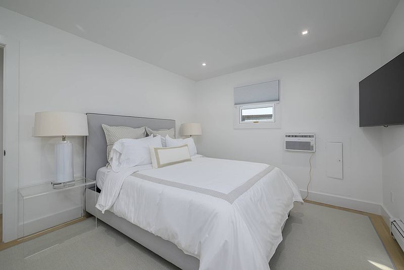 16 Middle Pond Ln, Southampton, NY 11968 | Out East