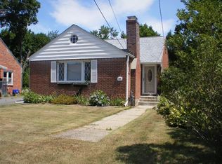 78 Hall St, Feeding Hills, MA 01030