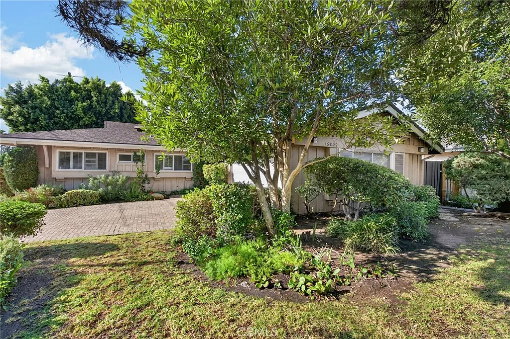 3 bed, 2.5 bath, 1887 sqft, $4,200 — Photo 1