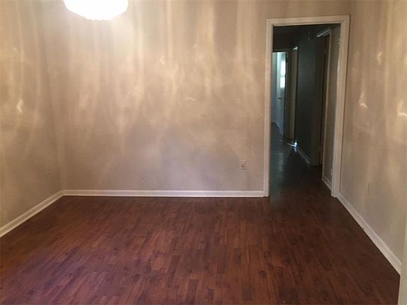5th image of 3918 Greenview Dr