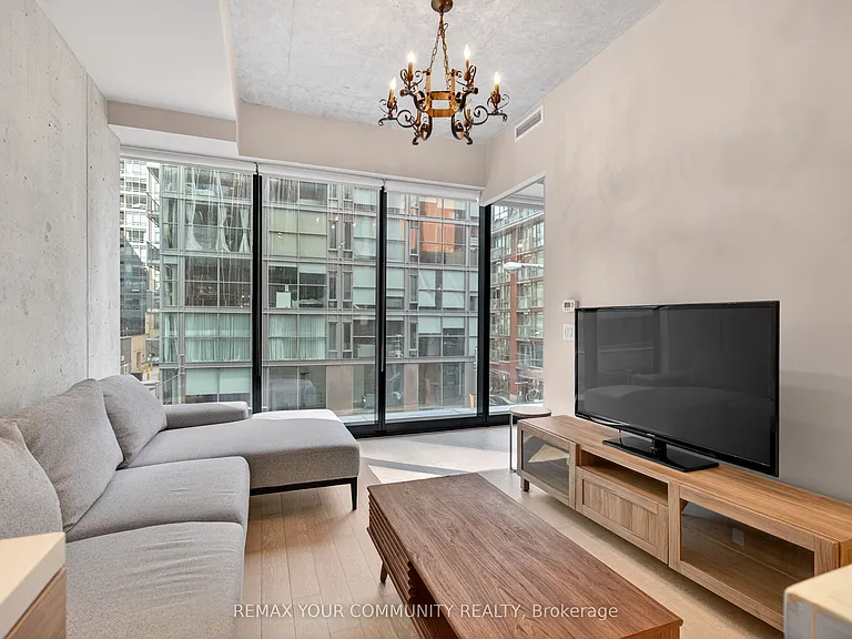 11 Charlotte St #204 — Photo 11