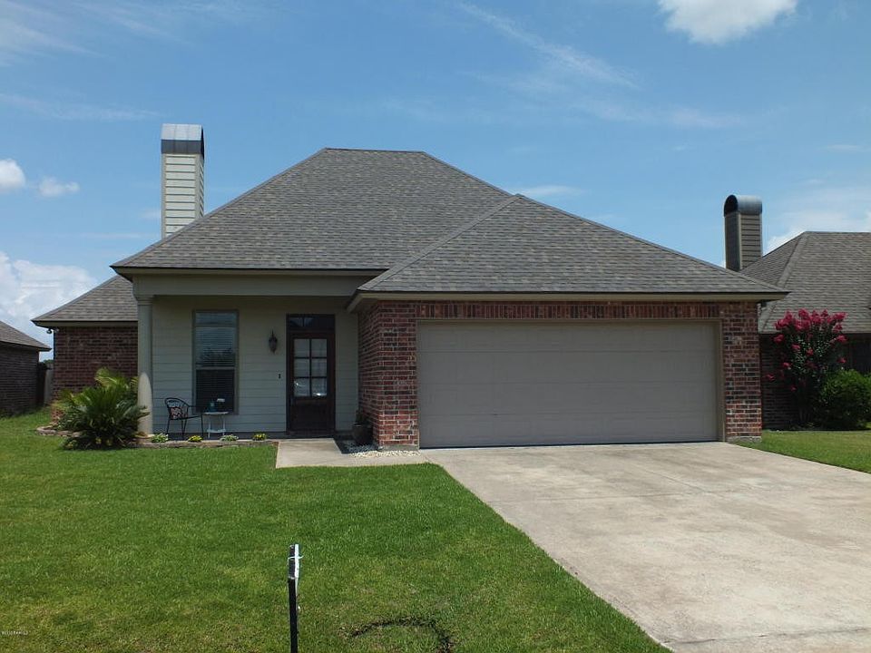 1st image of 407 Camelot Hill Dr