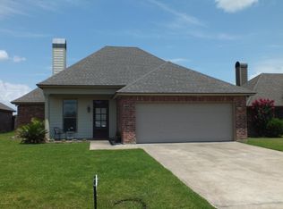 407 Camelot Hill Dr, Youngsville, LA 70592