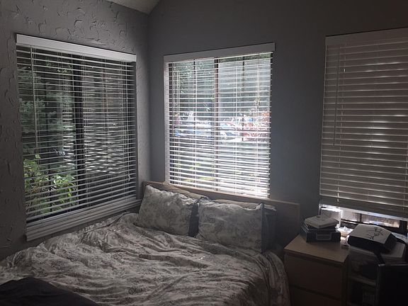 Front bedroom - lots of natural light