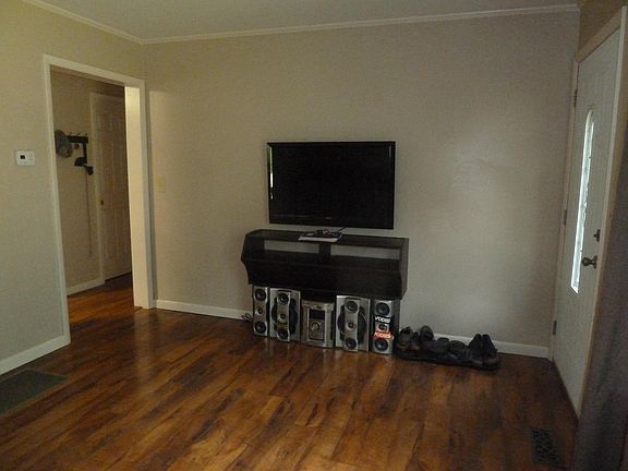 3rd image of 319 Fayette Ave