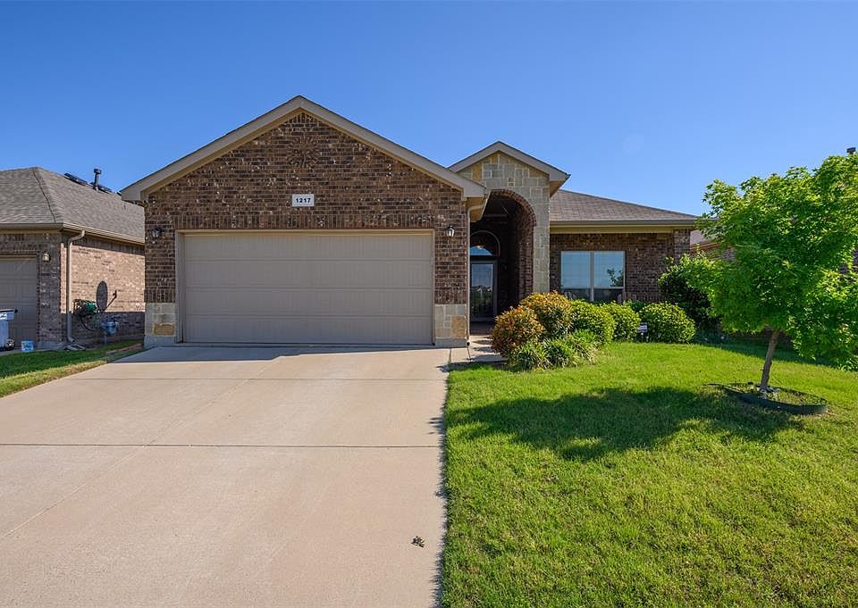 1st image of 1217 Woodbine Cliff Dr