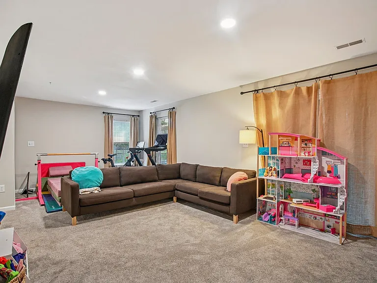 3210 Escapade Cir — Photo 5