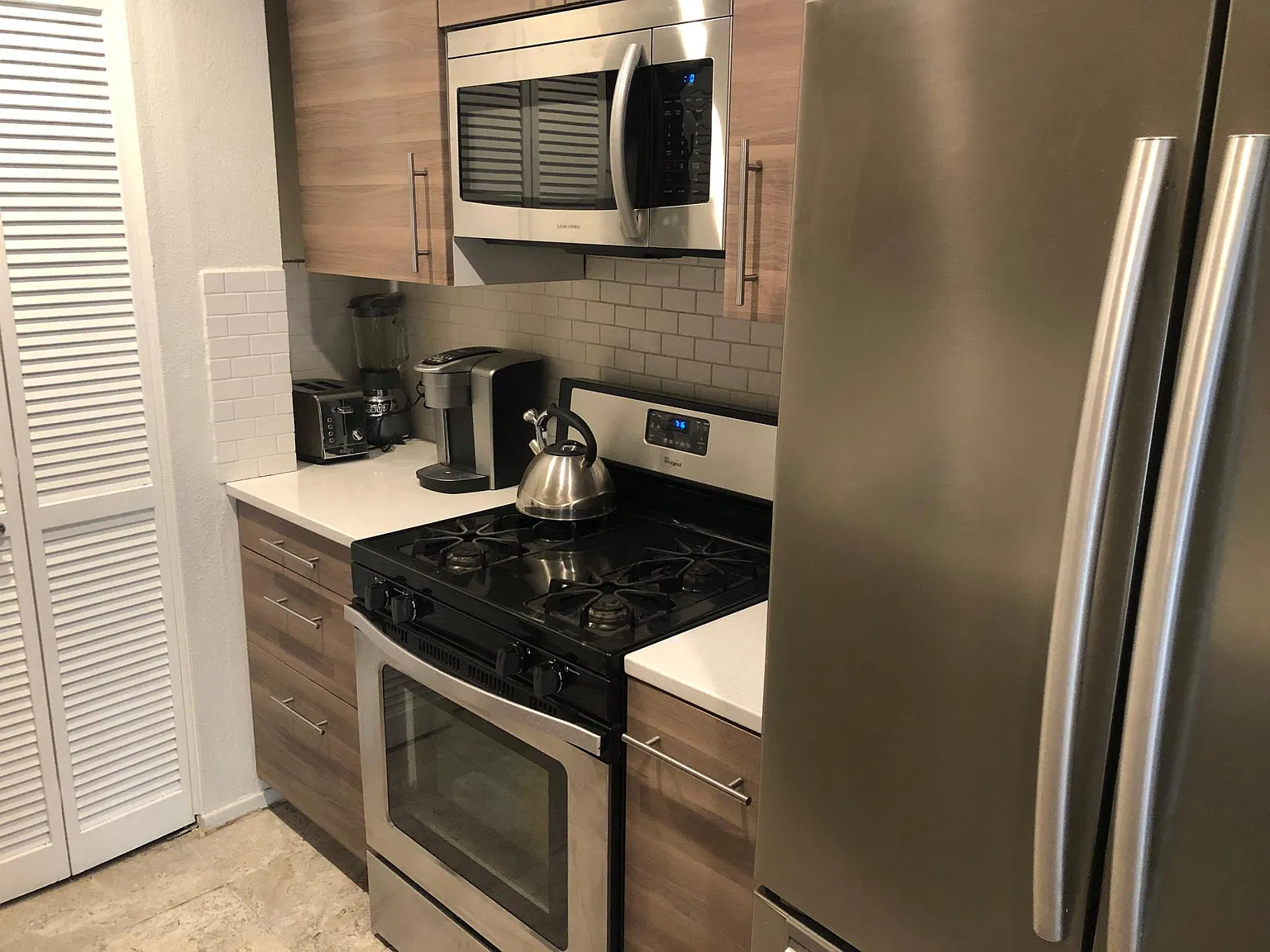 372 E Ashtabula St — Photo 3