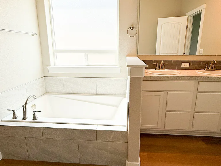 3605 S Rosa Parks Way — Photo 13