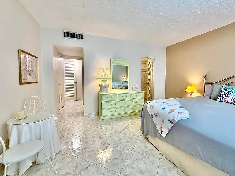 4250 Galt Ocean Dr #14T — Photo 52