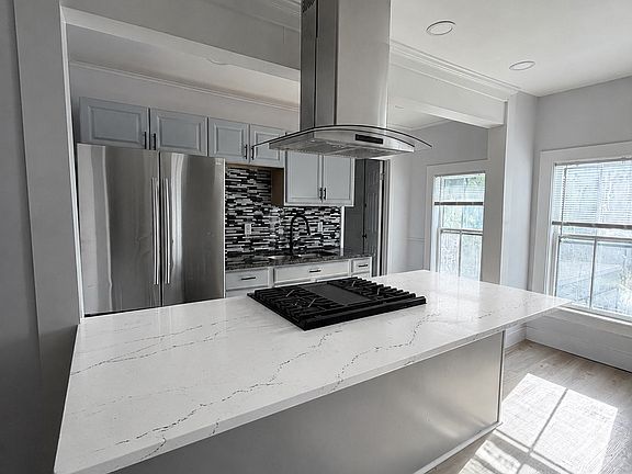 2nd image of 51 Murray St #3