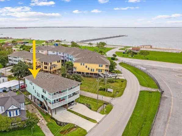 1111 San Jacinto St, La Porte, TX 77571