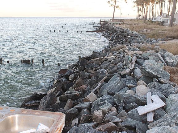 5th image of 707 Bay Water Dr