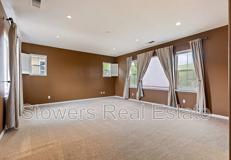 2512 Piccadilly Cir — Photo 34