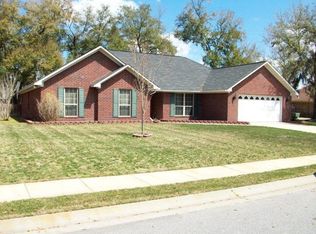 151 Julie Ln, Midway, GA 31320