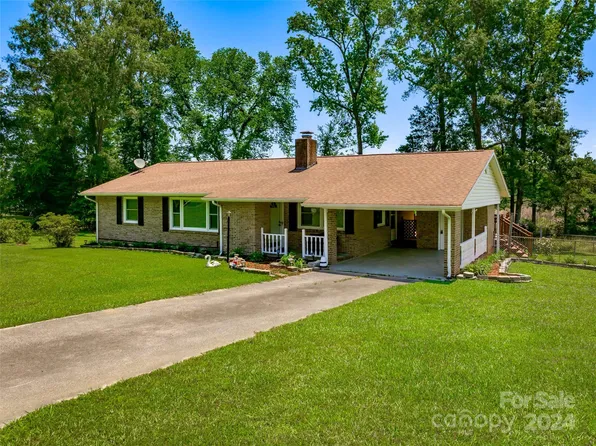 178 Wildwood Rd, Great Falls, SC 29055