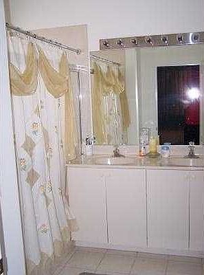 5th image of 2131 NE 37th Ter