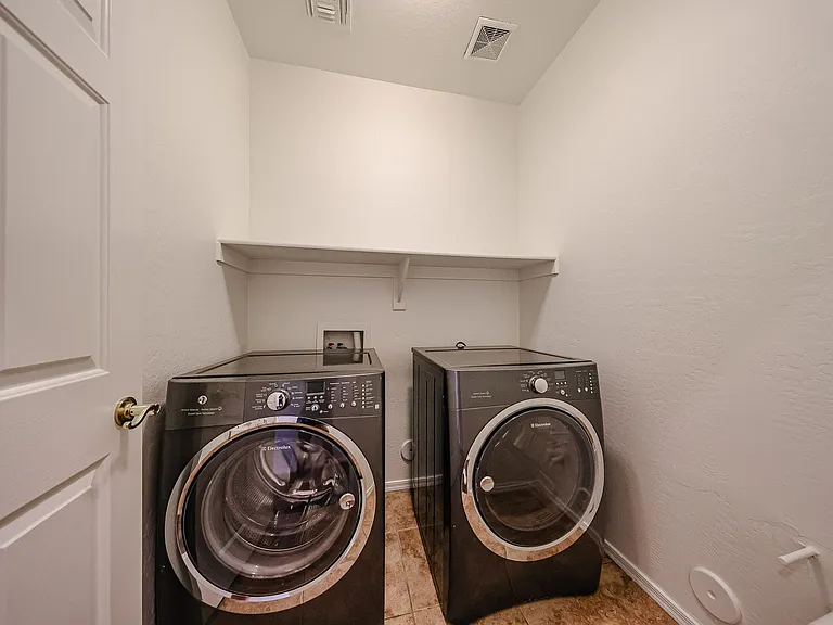 445 W Seagull Dr — Photo 29