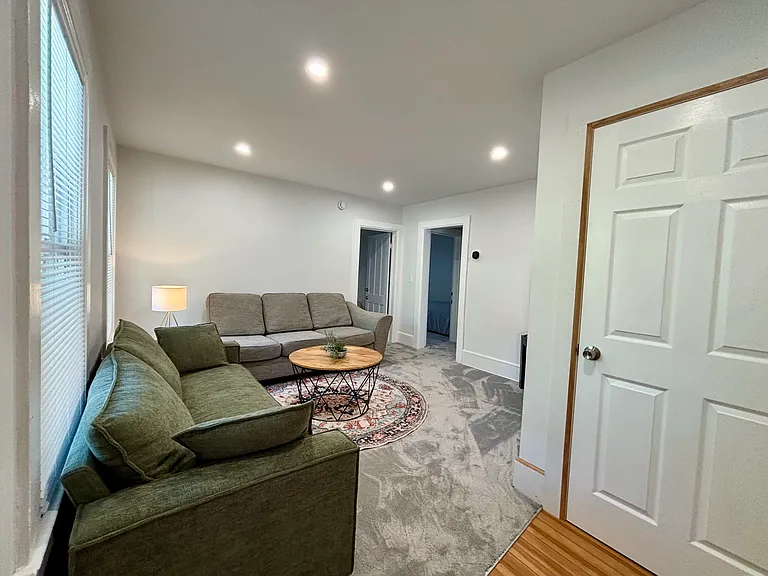 130 Woodlawn Ave #1 — Photo 5