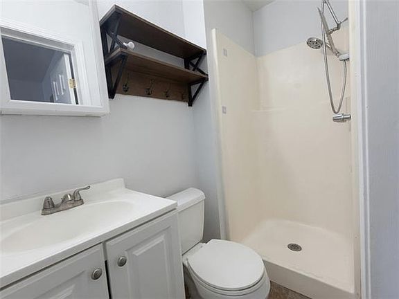 4th image of 2005 Plaza Dr #1/2