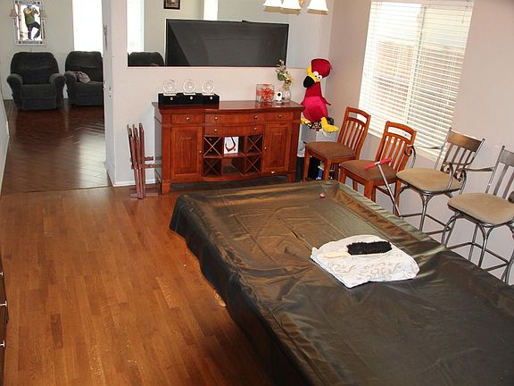 3rd image of 13235 La Crescenta Ave