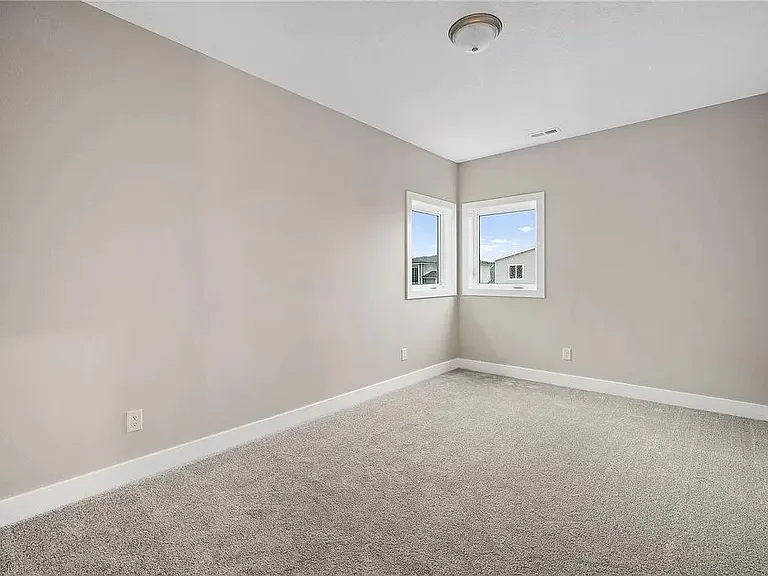 Guest bedroom 2