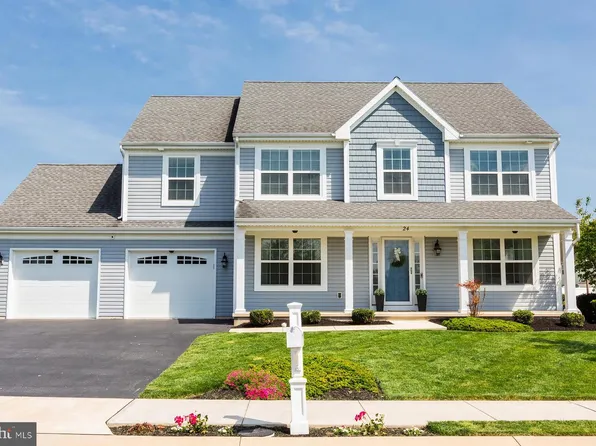 24 Amber Ln, Ephrata, PA 17522