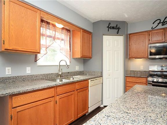 4th image of 1641 Aster Ln